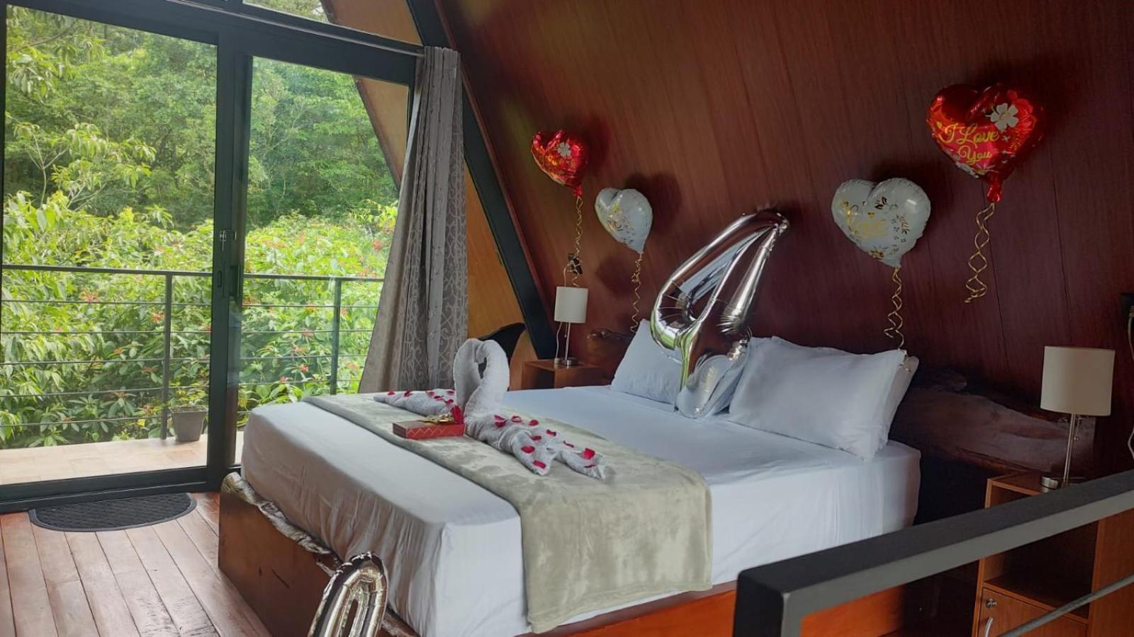 Yarumo Lodge, Rio Celeste Black Chalets บิฆากัว ภายนอก รูปภาพ