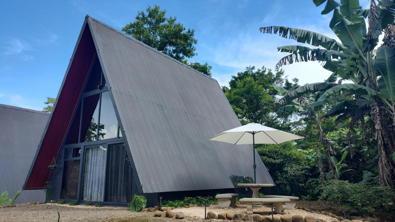 Yarumo Lodge, Rio Celeste Black Chalets บิฆากัว ภายนอก รูปภาพ