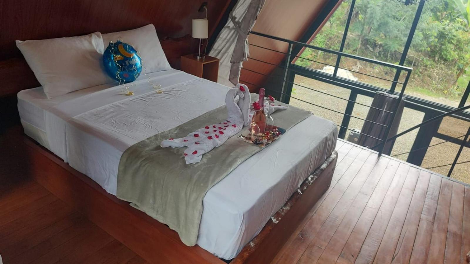 Yarumo Lodge, Rio Celeste Black Chalets บิฆากัว ภายนอก รูปภาพ