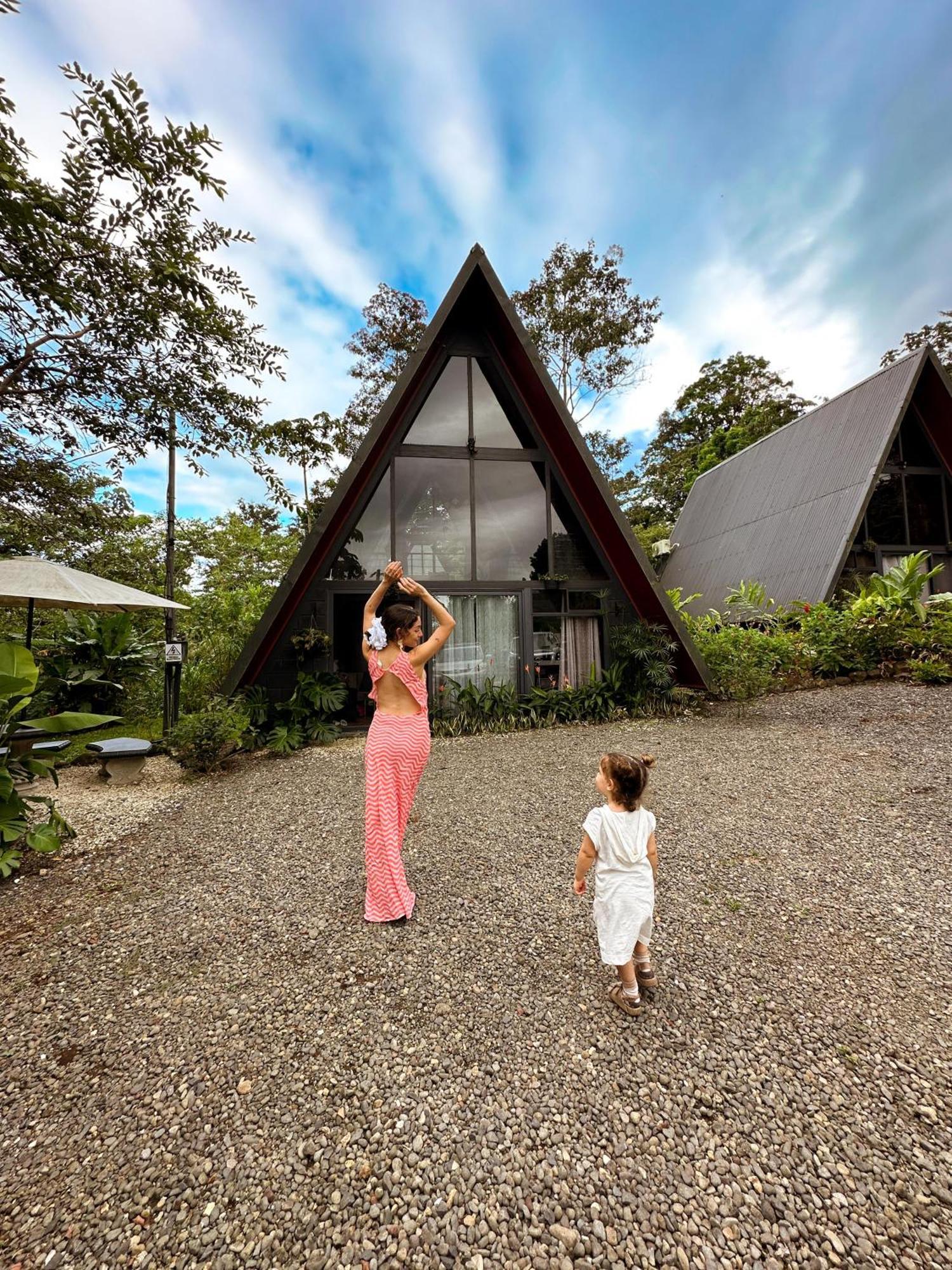 Yarumo Lodge, Rio Celeste Black Chalets บิฆากัว ภายนอก รูปภาพ