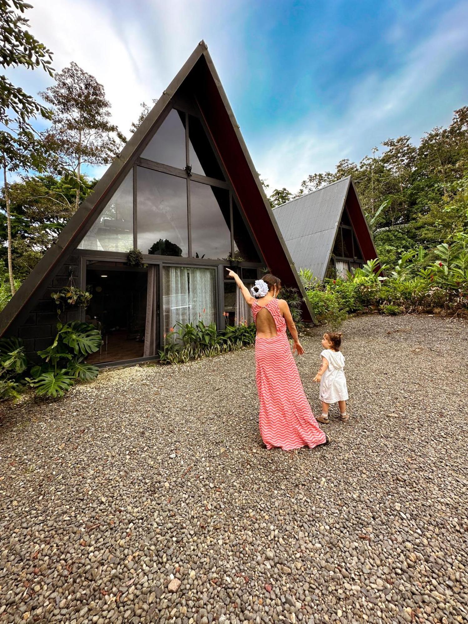 Yarumo Lodge, Rio Celeste Black Chalets บิฆากัว ภายนอก รูปภาพ